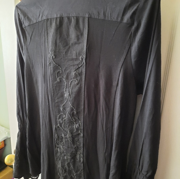 Vitrin Design Size M Unique Black Lacey Button up Shirt with Bell Sleeves - Picture 5 of 11